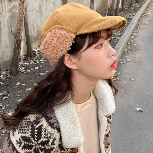 여자 겨울 여행 룩 뽀글이 안감 방한 귀달이 모자