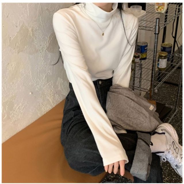 폴라 크롭 티셔츠 화이트 블랙 기모