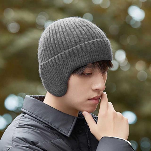 남자 겨울 데이트 룩 숏 비니 귀달이 니트 모자 코디