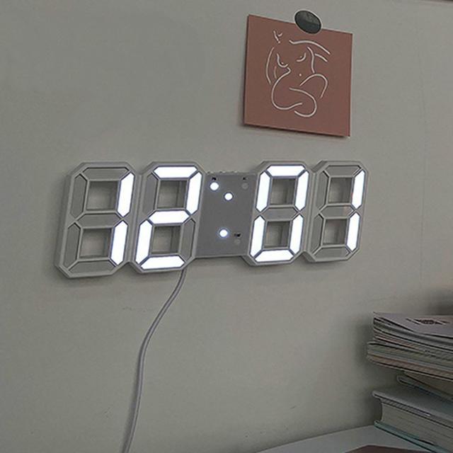 탁상 벽 설치 2타입 겸용 3D 입체 화이트 LED시계