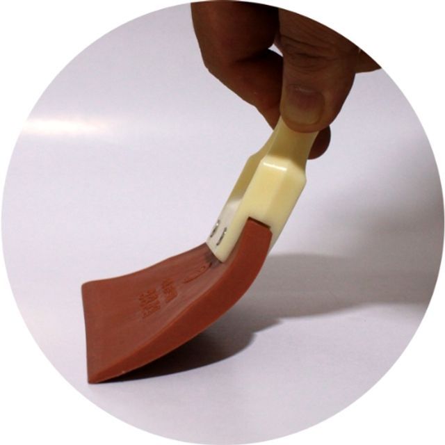고무스크래퍼 13cm 도배용품 - 벽지 제거 및 표면 정리에 최적