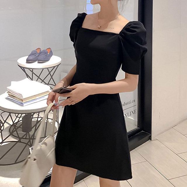 퍼프소매 벌룬 블랙 미니 원피스 오프숄더 데이트룩