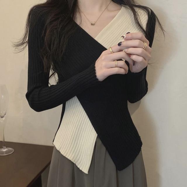 여성 세련된 배색 언밸런스 느낌 브이넥 긴팔 티셔츠