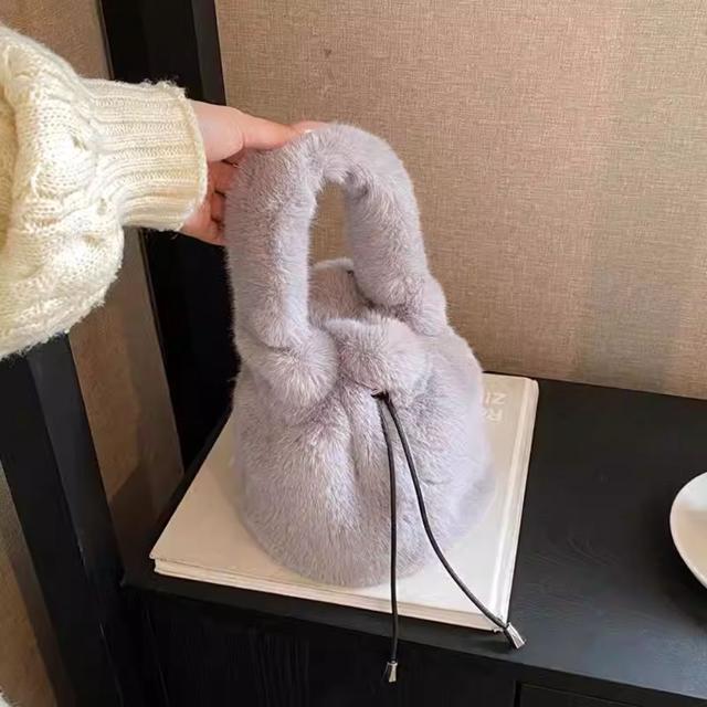 겨울 미니백 가벼운 크로스백 털 가방 인조퍼 버킷백