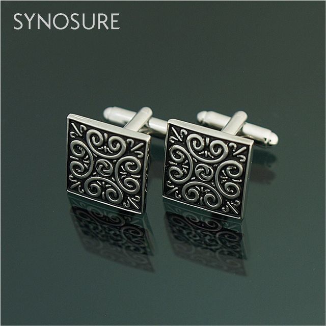 남성 정장용 세련된 커프스 버튼 디자인