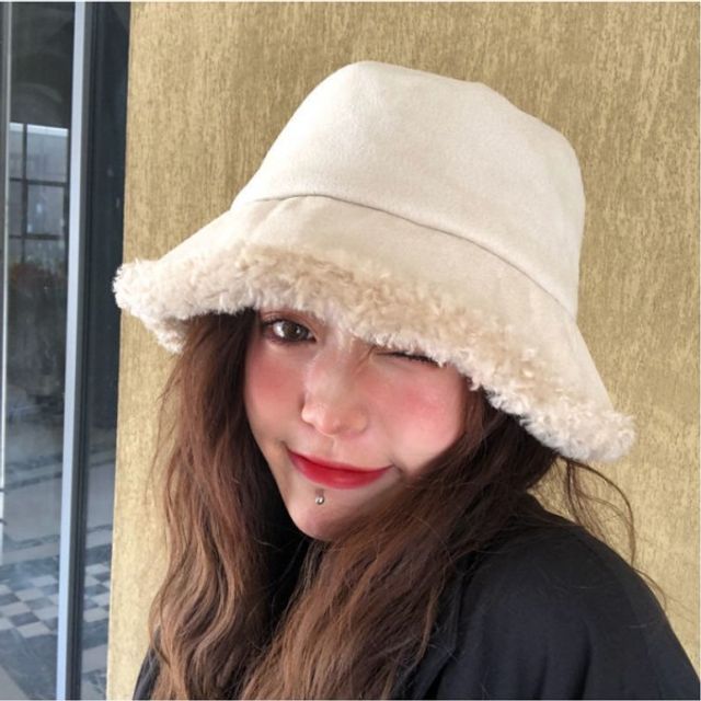 무스탕 벙거지 모자 단추 겨울 털모자