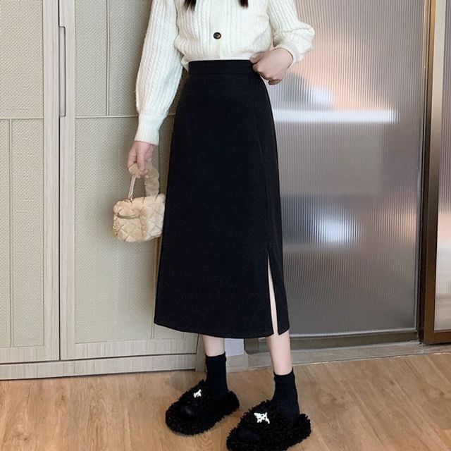 여성 A라인 롱스커트 슬릿 디테일 블랙 치마 봄 데일리룩