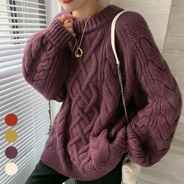 스러운 꽈배기 패턴 오버핏 라운드 니트티