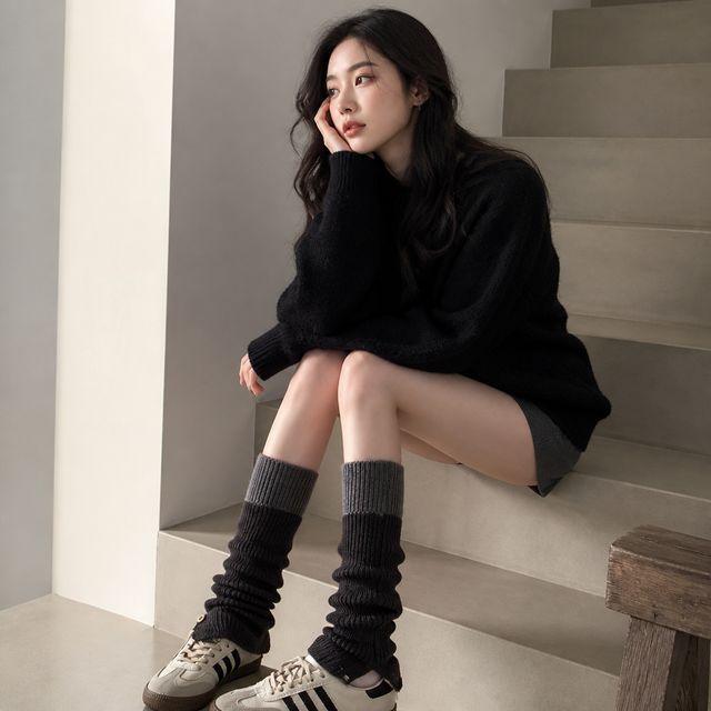 투톤 배색 발토시 니트 레그워머 루니 단추 트임 니삭스 y2k 양말