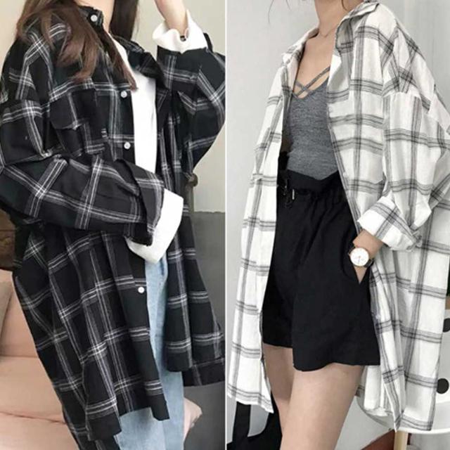 여자 대학생 캠퍼스 룩 간절기 롱 체크 셔츠 남방