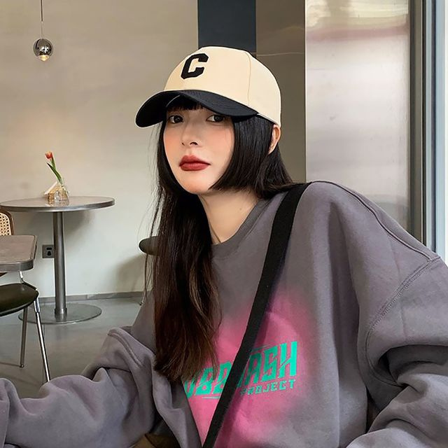 캐주얼룩 볼캡 베이지 가을코디 배색 로고 야구모자