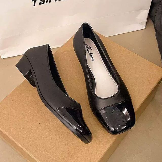 오피스룩 심플 에나멜코 2컬러 플랫 단화