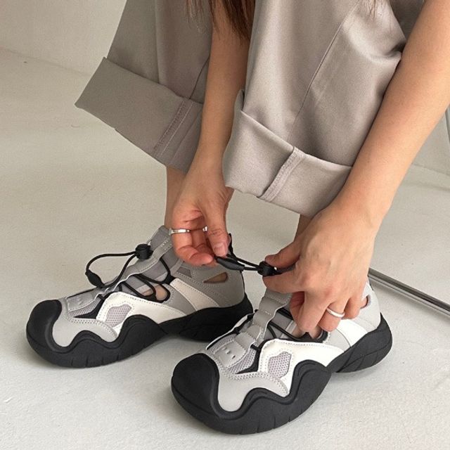 볼드 어글리 아웃솔 메쉬 패널 구조 경량 러닝 스니커즈슈즈 6SS