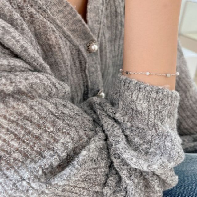 pearl and cube bracelet