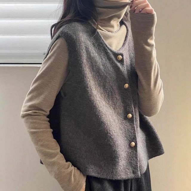데일리룩 울라이크 도톰 여성 금장 버튼 니트 베스트 조끼 오피스 캐주얼 겨울 여자