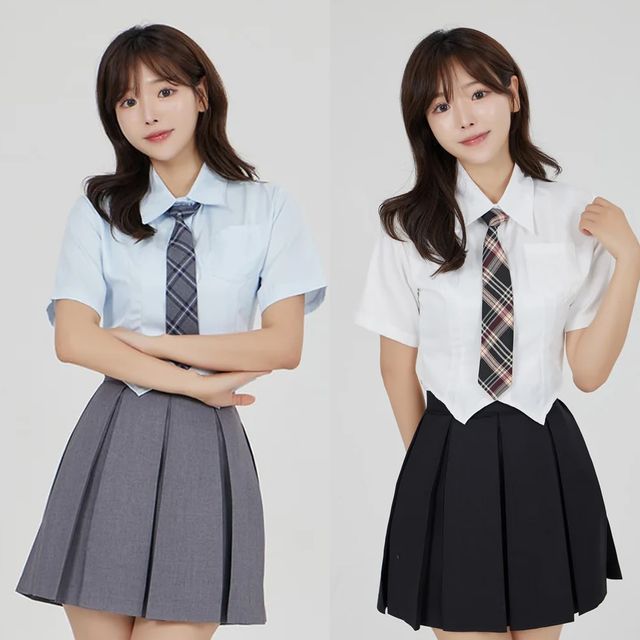 슬림 브이컷 반팔 셔츠 블라우스(2color) 교복 학생복