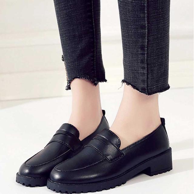 여성용 캐주얼 디자인 가죽절개스트랩 데일리 로퍼