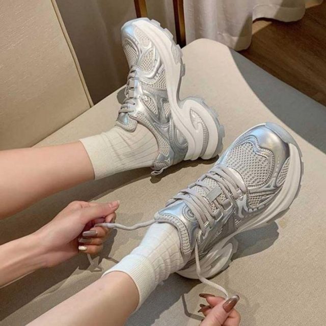 러닝화 조깅화 트래킹화 검은운동화여름런닝화 키높이 2컬러 런닝운동화걷기운동화 여성 어글리슈즈 모던
