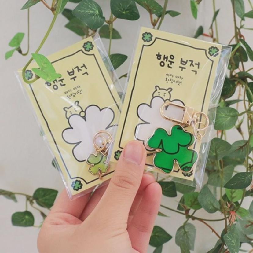 행운의 네잎클로버 키링 - 골드 프레임 열쇠고리