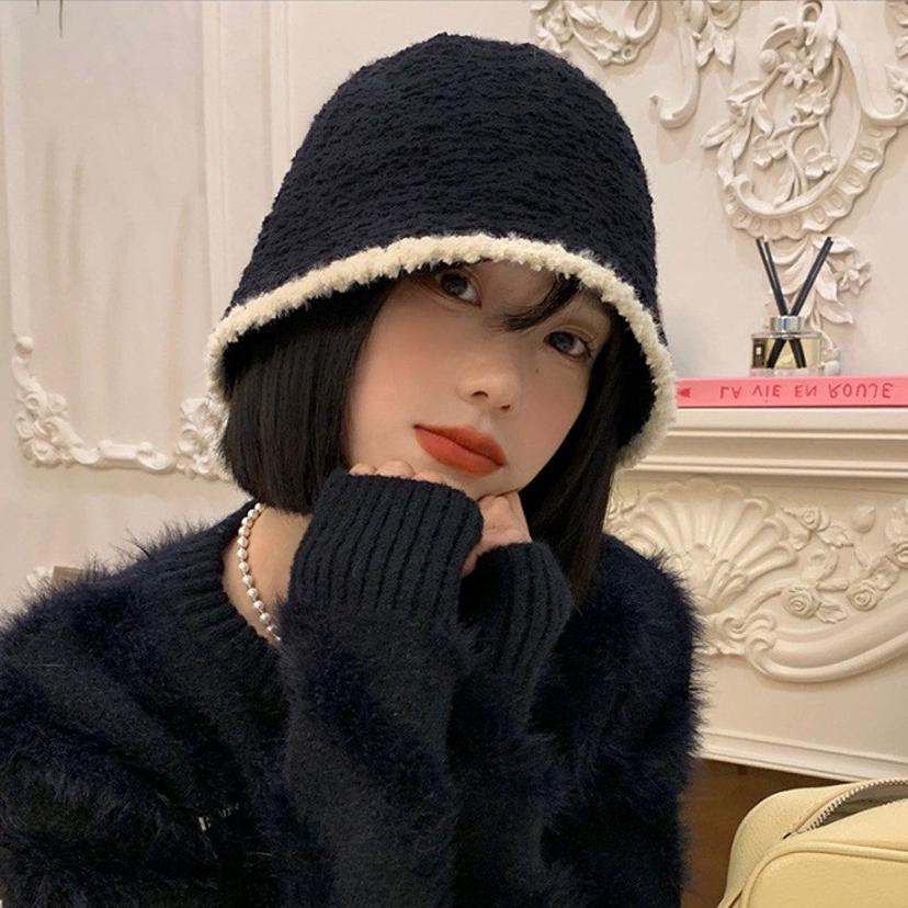 깊이감 있는 투톤 겨울 벙거지 모자 여성용