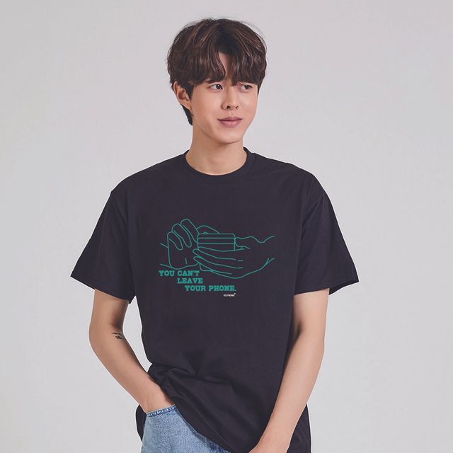 키밍 PHONE 휴대폰 손 검색 심플반팔티 데일리티