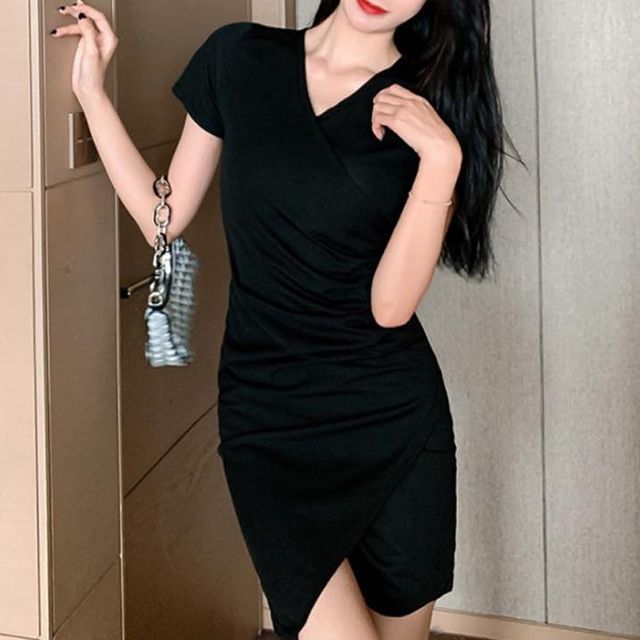 검정색 미니 원피스 여름 반팔 데이트룩 패션 코디 - 슬림핏 여성원피스