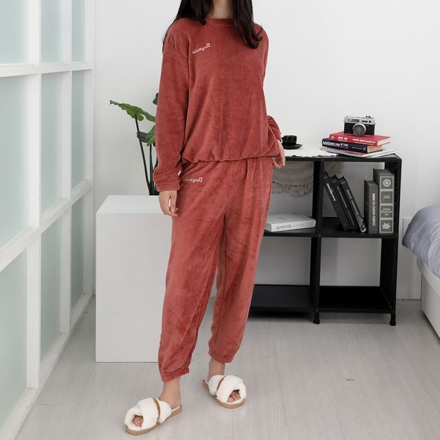추운 겨울철 여성 플리스 수면 잠옷 버건디 - 따뜻한 홈웨어