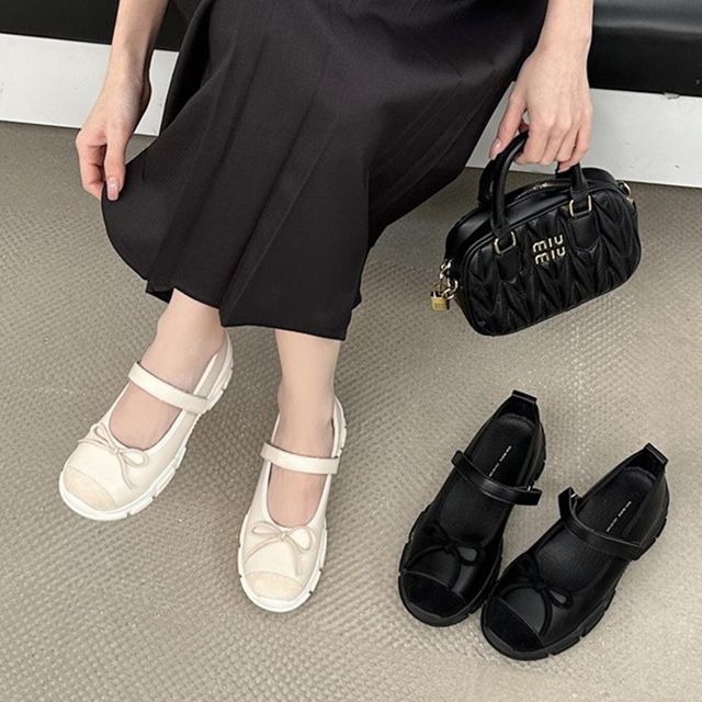 여성구두 스니커즈 펌프스 방한화 여성단화 코디 봄