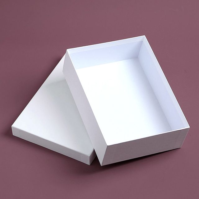 이시아르 모던 화이트 뚜꺼운 선물상자 29.5X21.5cm