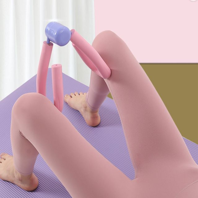 내전근 운동기구로 케겔 및 허벅지 엉덩이 운동하기