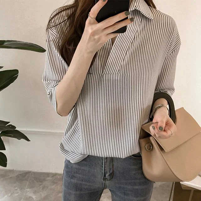 스트라이프 7부셔츠 브이넥카라 블라우스 남방