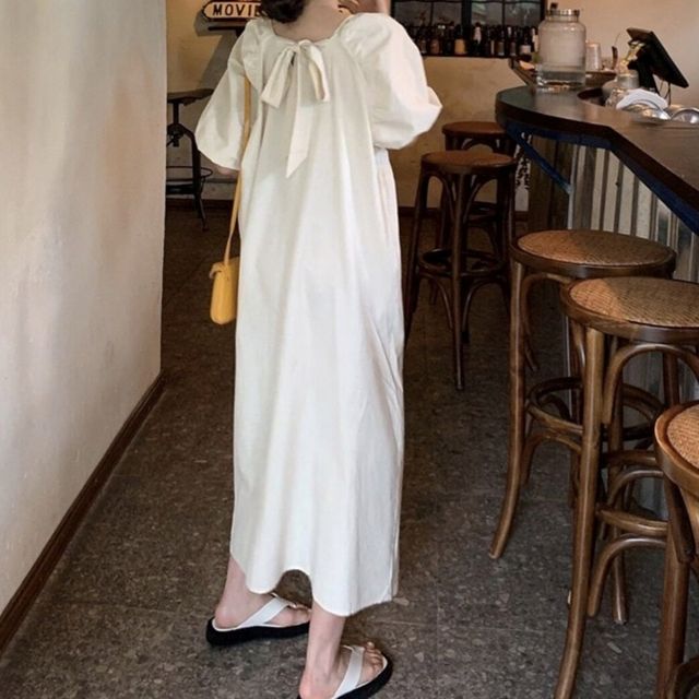 뒷리본포인트 U넥 퍼프소매 체형커버 롱원피스