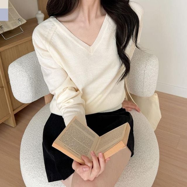 여성 브이넥 심플 기본 니트웨어 상의