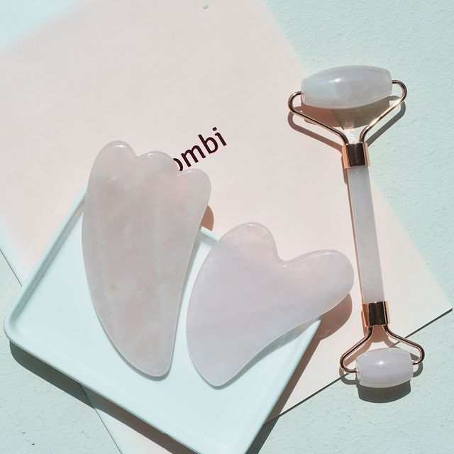 천연 로즈쿼츠 괄사 페이스 롤러 - 승모근 이완 얼굴 마사지 도구