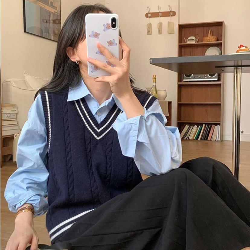 꽈배기 배색 라인 니트 조끼 클래식 데일리 룩