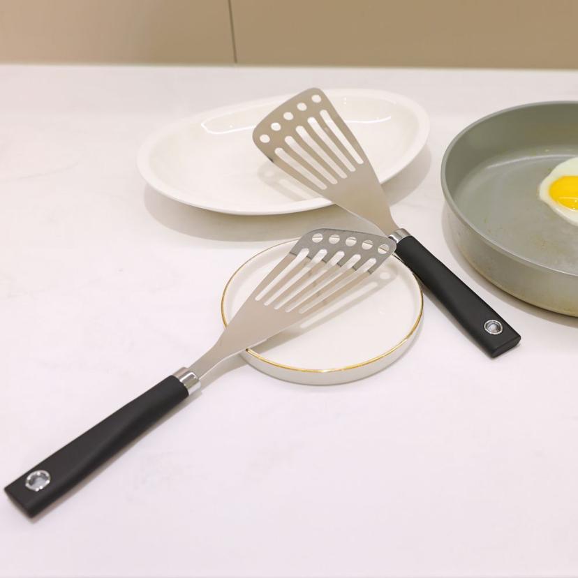 국내산 삼각 뒤집개, 스텐 조리기구 블랙